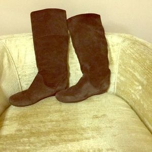 Suede slouchy boot